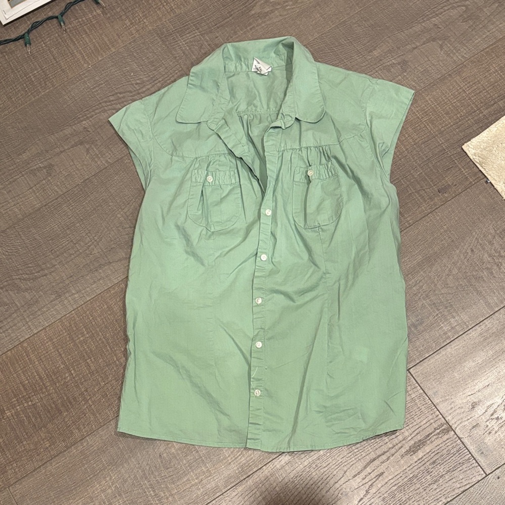 Button-Down Shirt in Mint Green